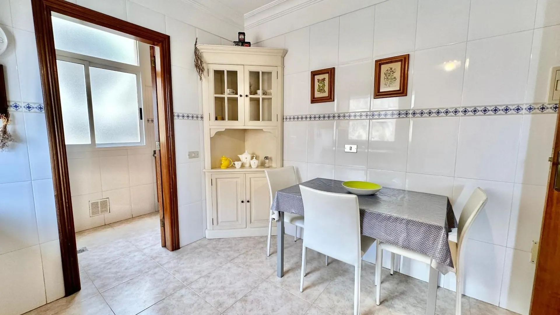Apartament Radazul Views House 0*,